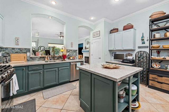 12880 N Salt Cedar Drive, Oro Valley, AZ 85755