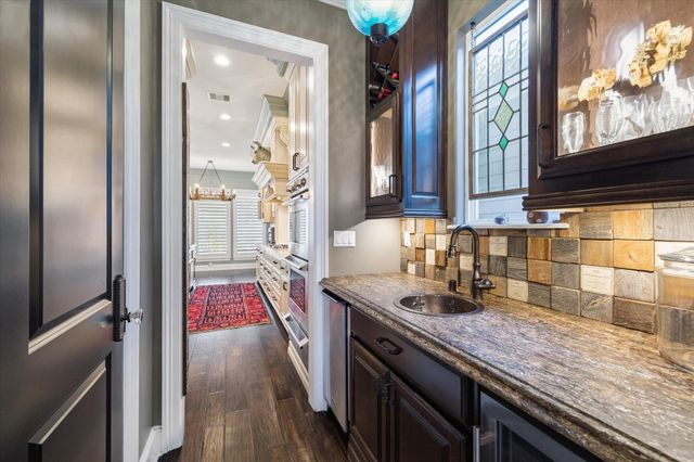 205 W 24th Street, Houston, TX 77008