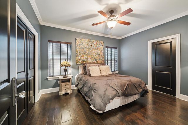 205 W 24th Street, Houston, TX 77008