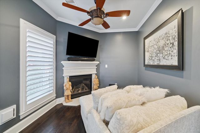 205 W 24th Street, Houston, TX 77008