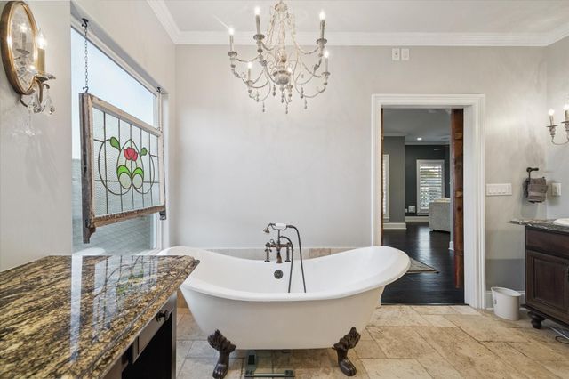 205 W 24th Street, Houston, TX 77008