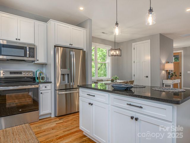61 Vandalia Avenue, Asheville, NC 28806