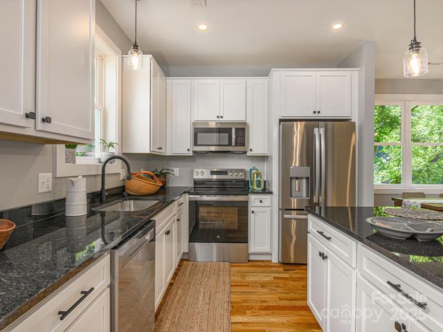 61 Vandalia Avenue, Asheville, NC 28806