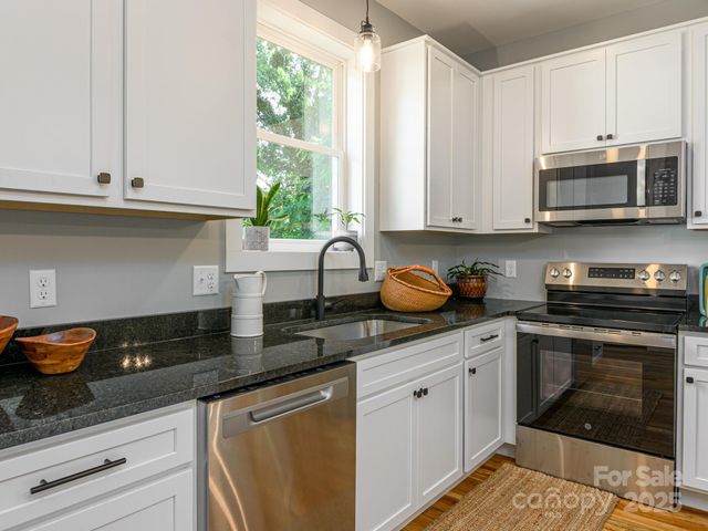 61 Vandalia Avenue, Asheville, NC 28806