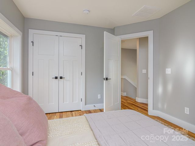 61 Vandalia Avenue, Asheville, NC 28806