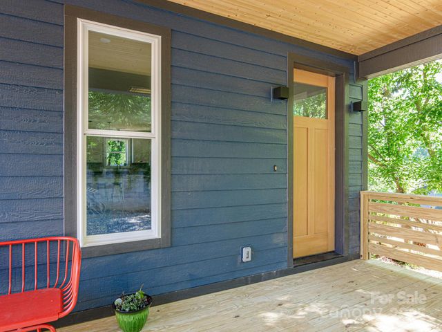 61 Vandalia Avenue, Asheville, NC 28806