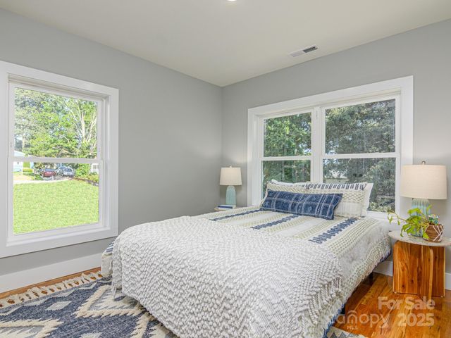 61 Vandalia Avenue, Asheville, NC 28806