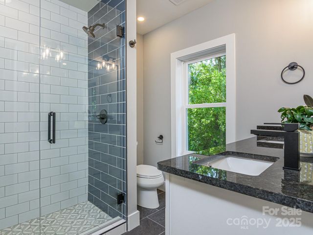 61 Vandalia Avenue, Asheville, NC 28806