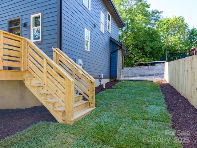 61 Vandalia Avenue, Asheville, NC 28806