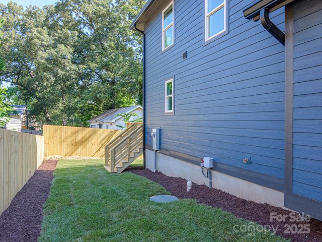 61 Vandalia Avenue, Asheville, NC 28806