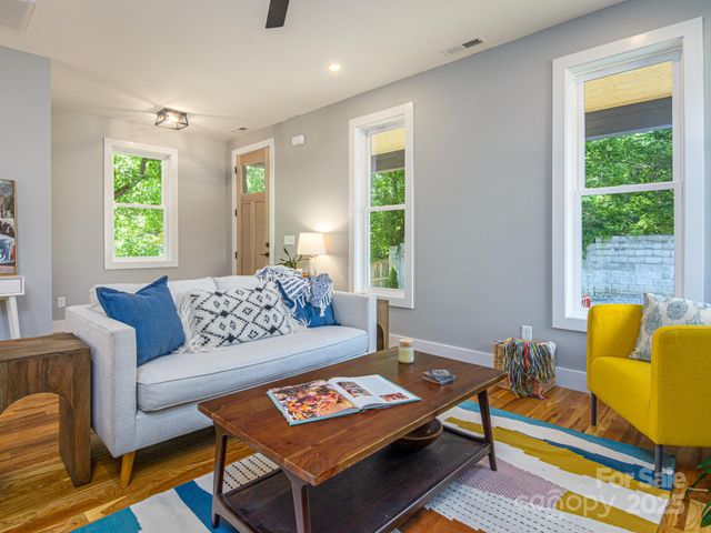 61 Vandalia Avenue, Asheville, NC 28806