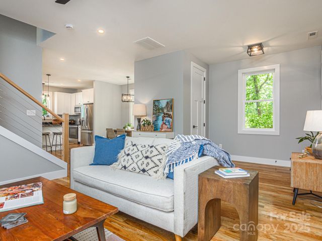 61 Vandalia Avenue, Asheville, NC 28806