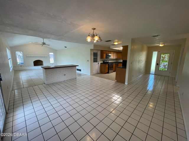 524 Pelican Bay Drive, Daytona Beach, FL 32119