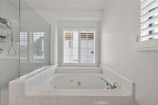 45388 Callesito Burgos, Temecula, CA 92592