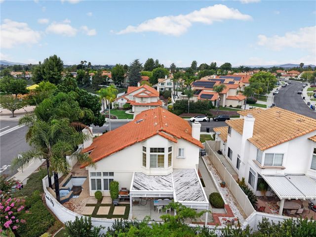 45388 Callesito Burgos, Temecula, CA 92592