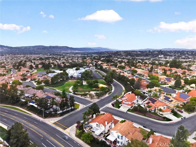 45388 Callesito Burgos, Temecula, CA 92592