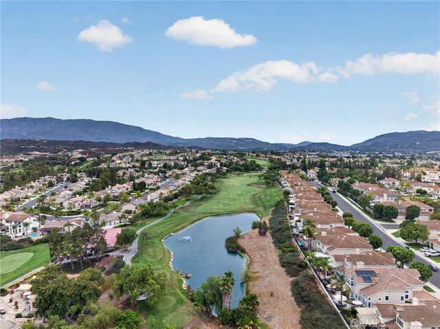 45388 Callesito Burgos, Temecula, CA 92592