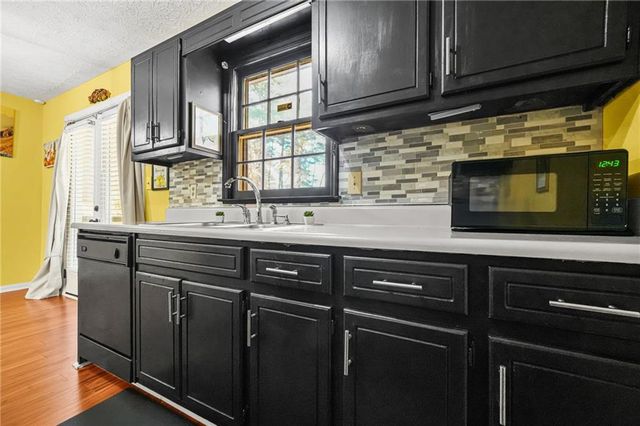 190 Belmont Farms Drive, Ellenwood, GA 30294