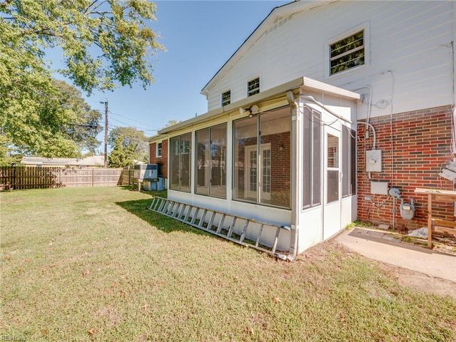 111 Charlton DR, Hampton, VA 23666