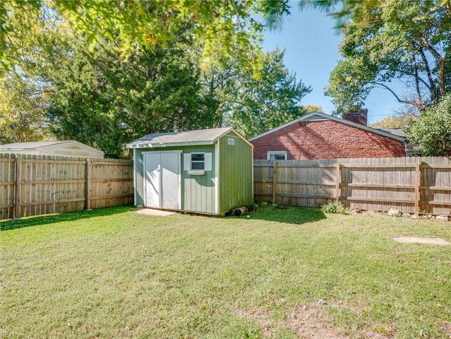 111 Charlton DR, Hampton, VA 23666