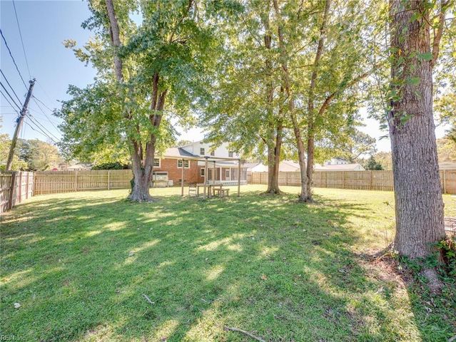 111 Charlton DR, Hampton, VA 23666