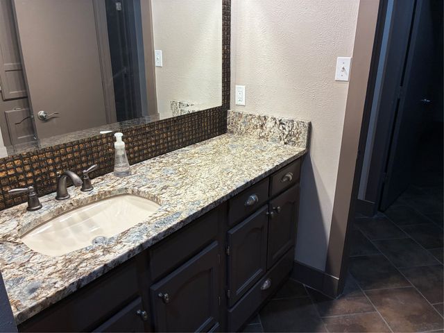 5617 Ridgerock Road, Fort Worth, TX 76132