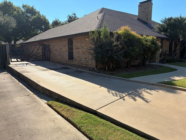 5617 Ridgerock Road, Fort Worth, TX 76132