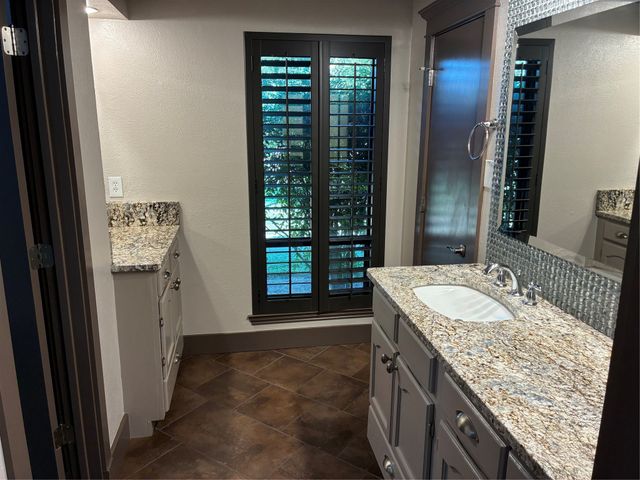 5617 Ridgerock Road, Fort Worth, TX 76132