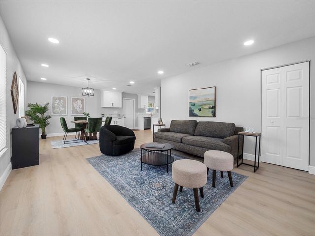 306 FLORAL DRIVE, Tampa, FL 33613