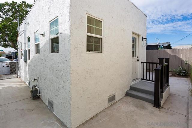 1015 Hoover Ave, National City, CA 91950