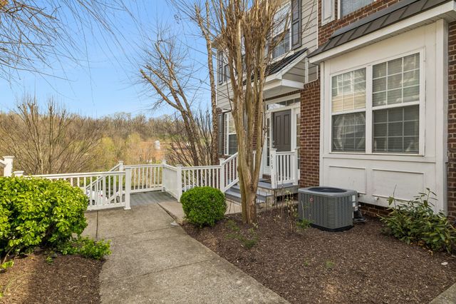 515 Saint Jules Ln, Nashville, TN 37211