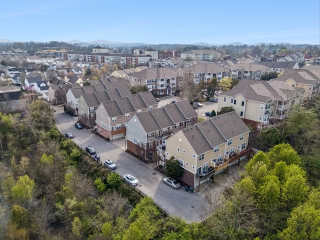 515 Saint Jules Ln, Nashville, TN 37211