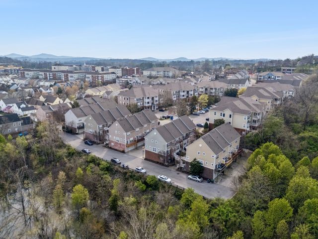 515 Saint Jules Ln, Nashville, TN 37211