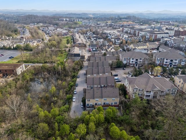 515 Saint Jules Ln, Nashville, TN 37211