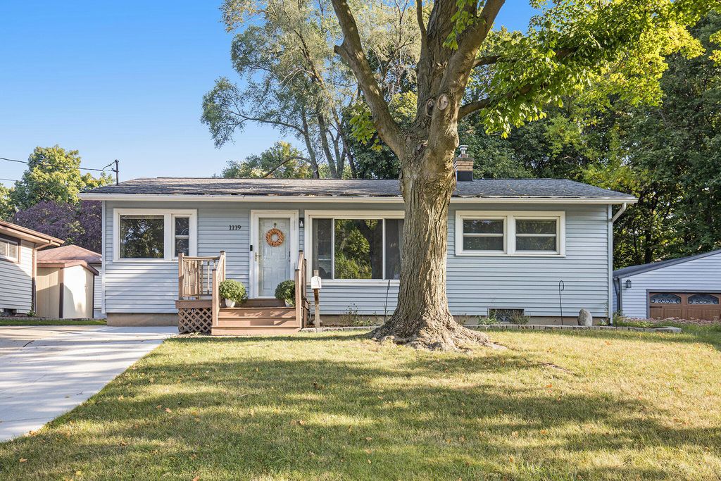 1119 Kentwood Drive Ne, City Of Grand Rapids, MI 49505