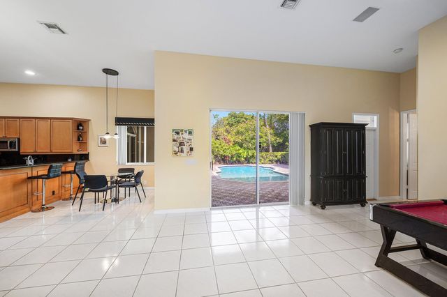 11600 NW 5th Street, Plantation, FL 33325
