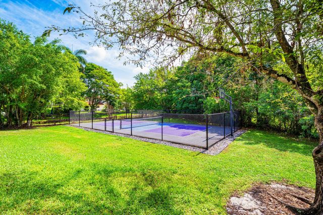 11600 NW 5th Street, Plantation, FL 33325