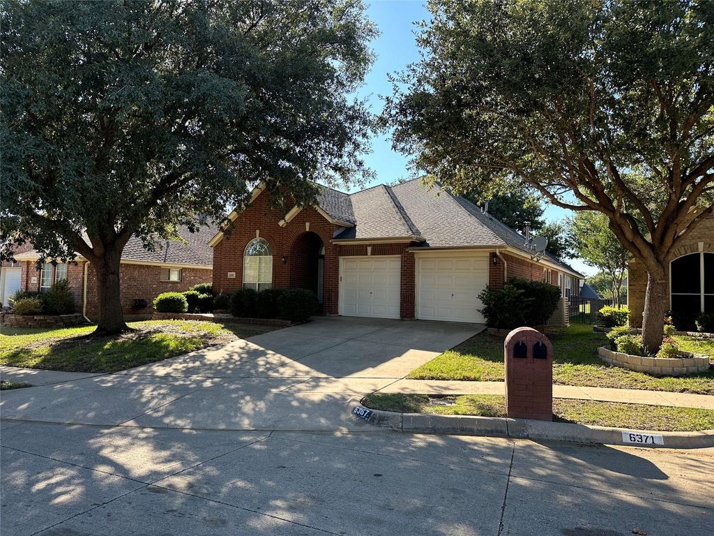 6367 Estates Lane, Fort Worth, TX 76137