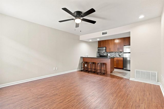 7685 Northcross DR 908, Austin, TX 78757