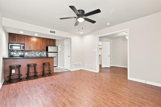 7685 Northcross DR 908, Austin, TX 78757