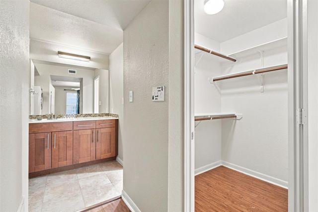 7685 Northcross DR 908, Austin, TX 78757