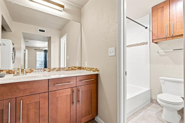 7685 Northcross DR 908, Austin, TX 78757