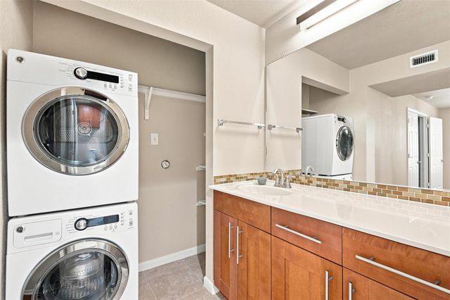 7685 Northcross DR 908, Austin, TX 78757