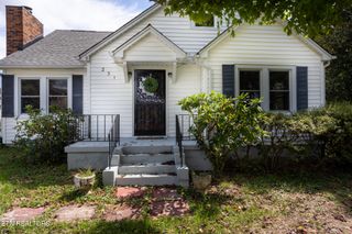 231 S Oakwood Ave, Clinton, TN 37716