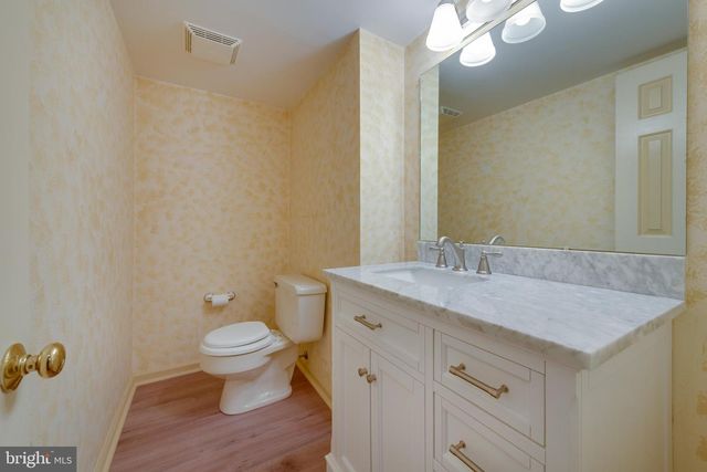 30 PARK AVE, Bryn Mawr, PA 19010