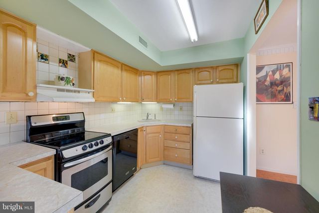 30 PARK AVE, Bryn Mawr, PA 19010