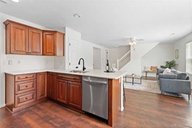 8194 S Memphis Way, Englewood, CO 80112