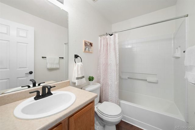 8194 S Memphis Way, Englewood, CO 80112