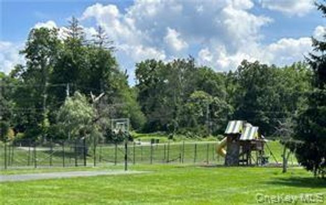 18 White Gate Drive C, Wappingers Falls, NY 12590