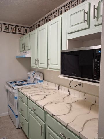 18 White Gate Drive C, Wappingers Falls, NY 12590